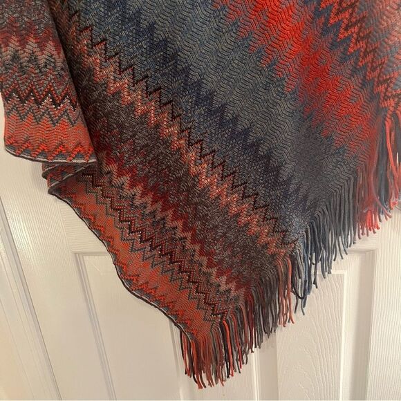 Pinch with Multicolor Pattern - Picture 4 of 5